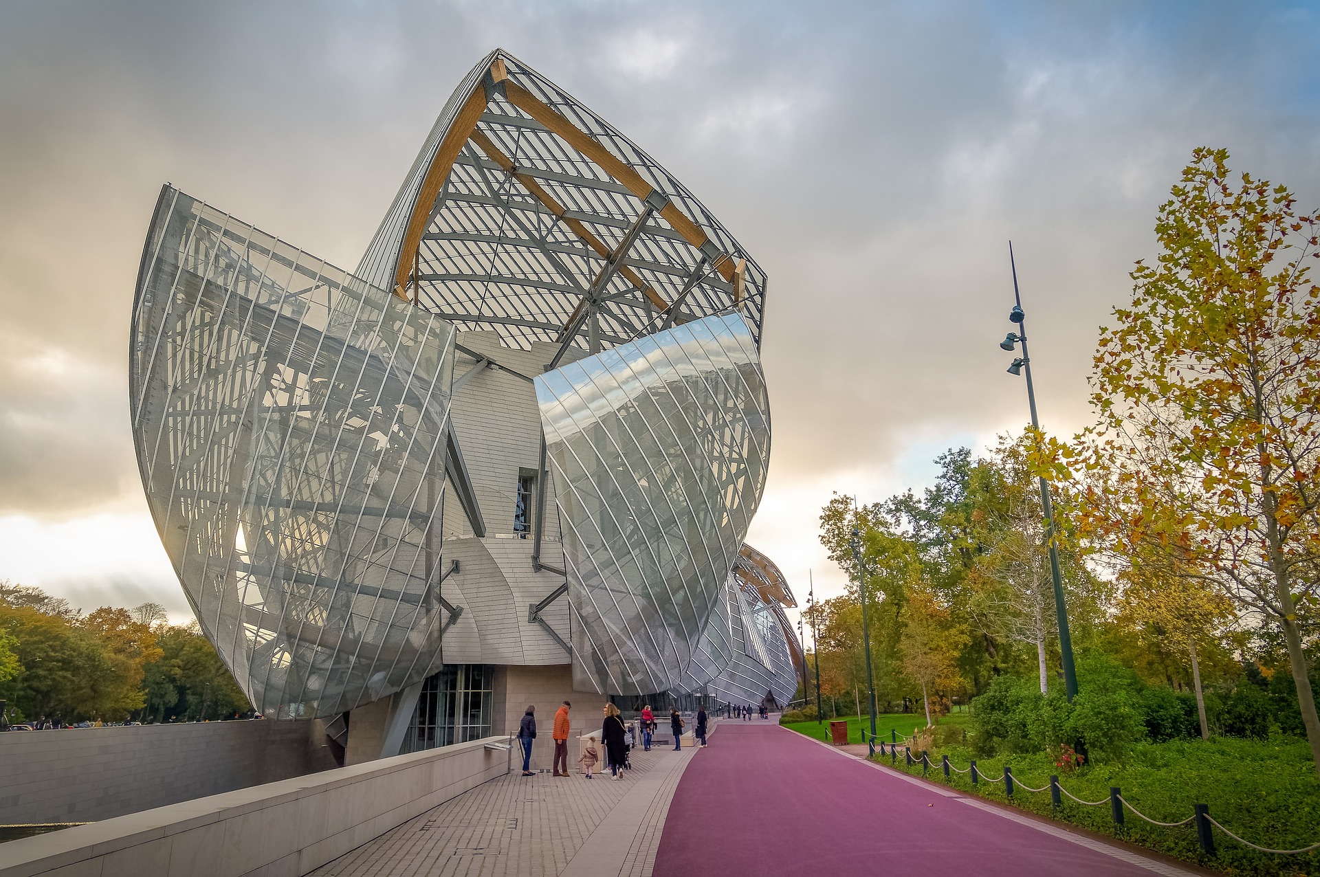 Explore Architecture With Us: Louis Vuitton Foundation Paris